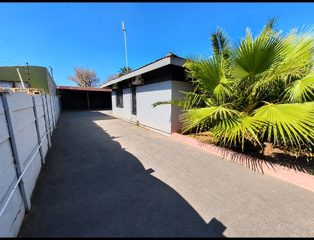 6 BEDROOM HOUSE FOR SALE IN VANDERBIJLPARK CW 1
